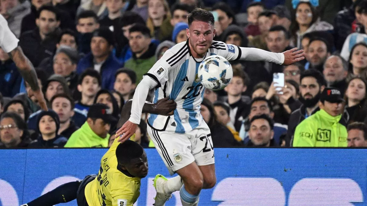 What Alexis Mac Allister did to Moises Caicedo during Argentina vs Ecuador